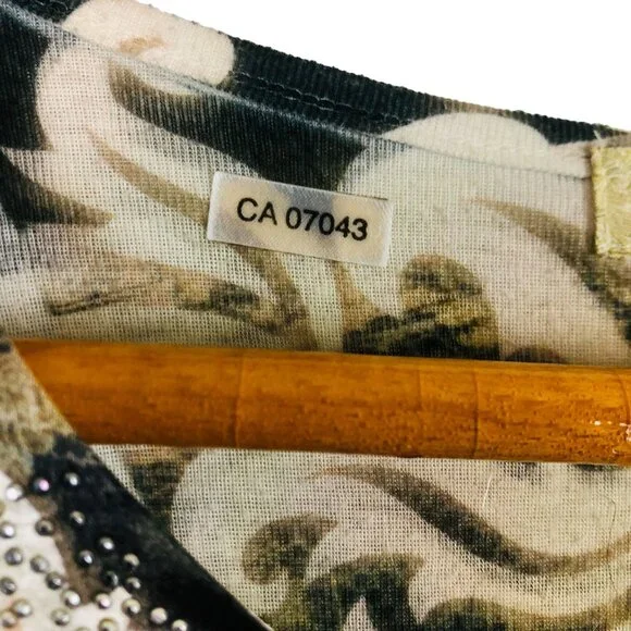 One World Womens Flutter Sleeve Top Sz Large Floral Pattern Embellished - Picture 4 of 11